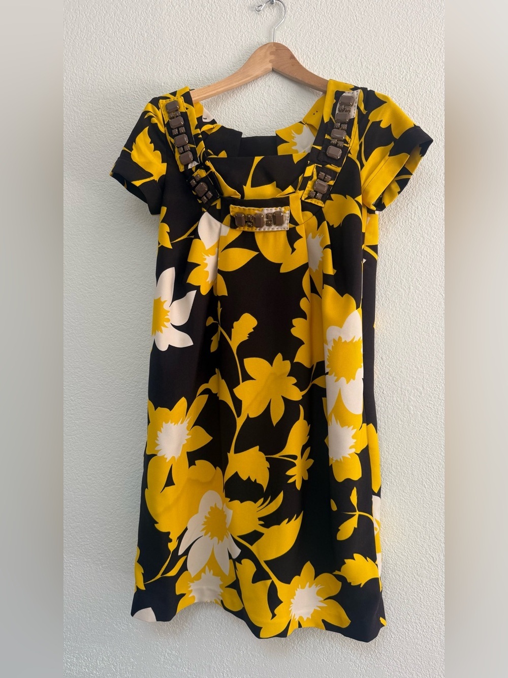 Black & Yellow Floral CasuaI Shift Dress with Embellished Neckline